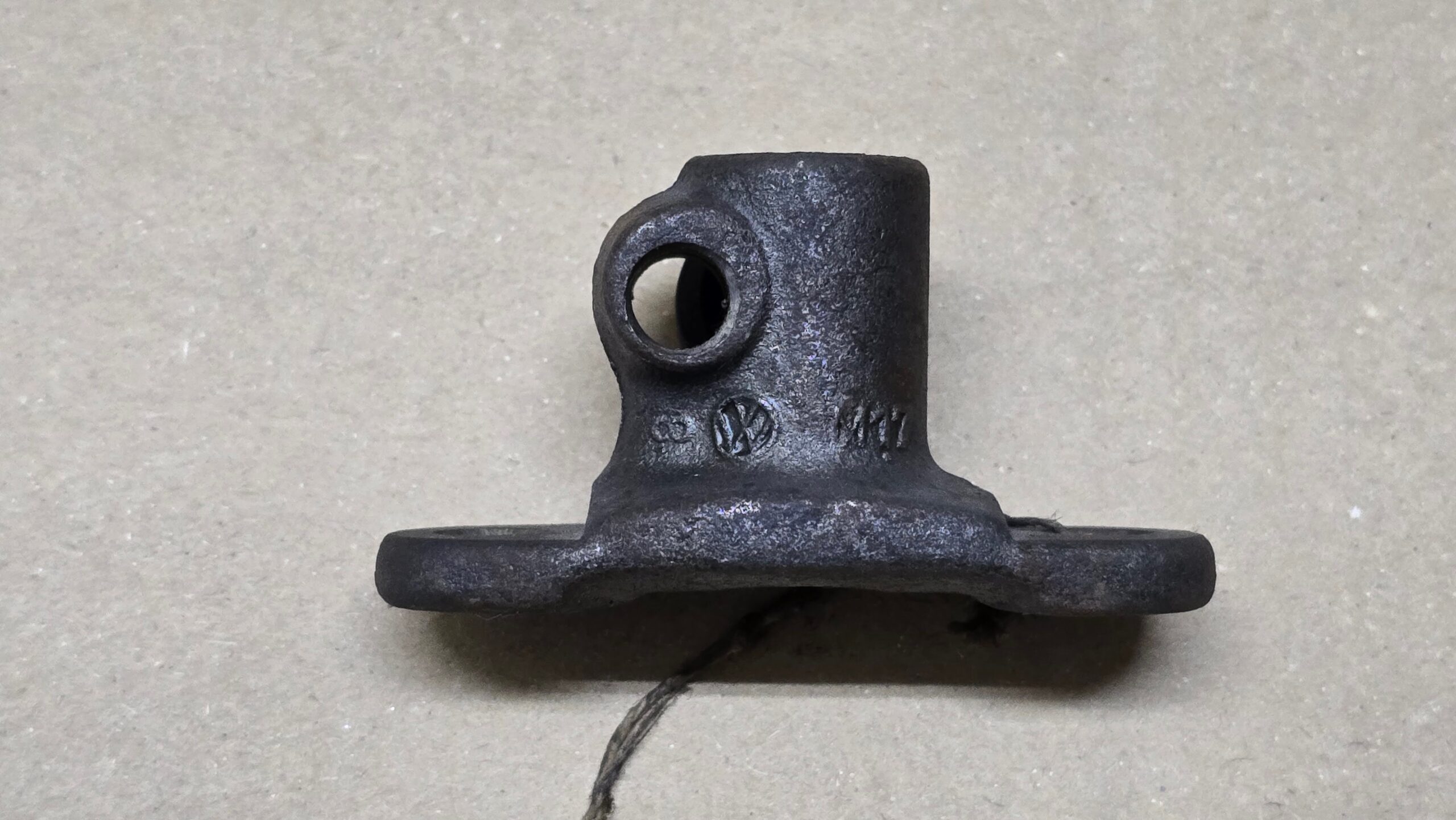 NOS 111415409 Flange, steering column, lower