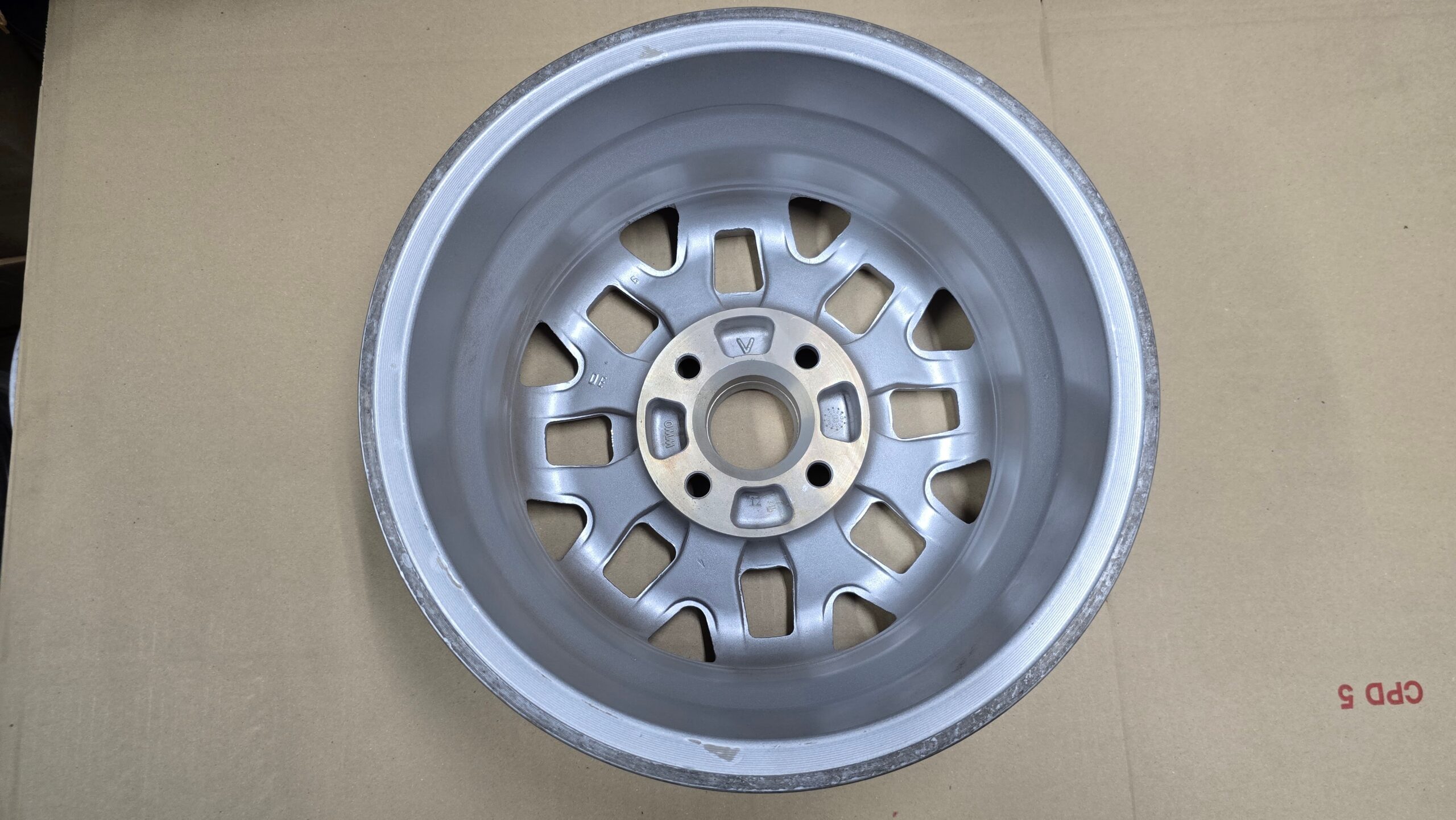 NOS 811601025A Alloy rim 5.5Jx13H2 ET45 4/100