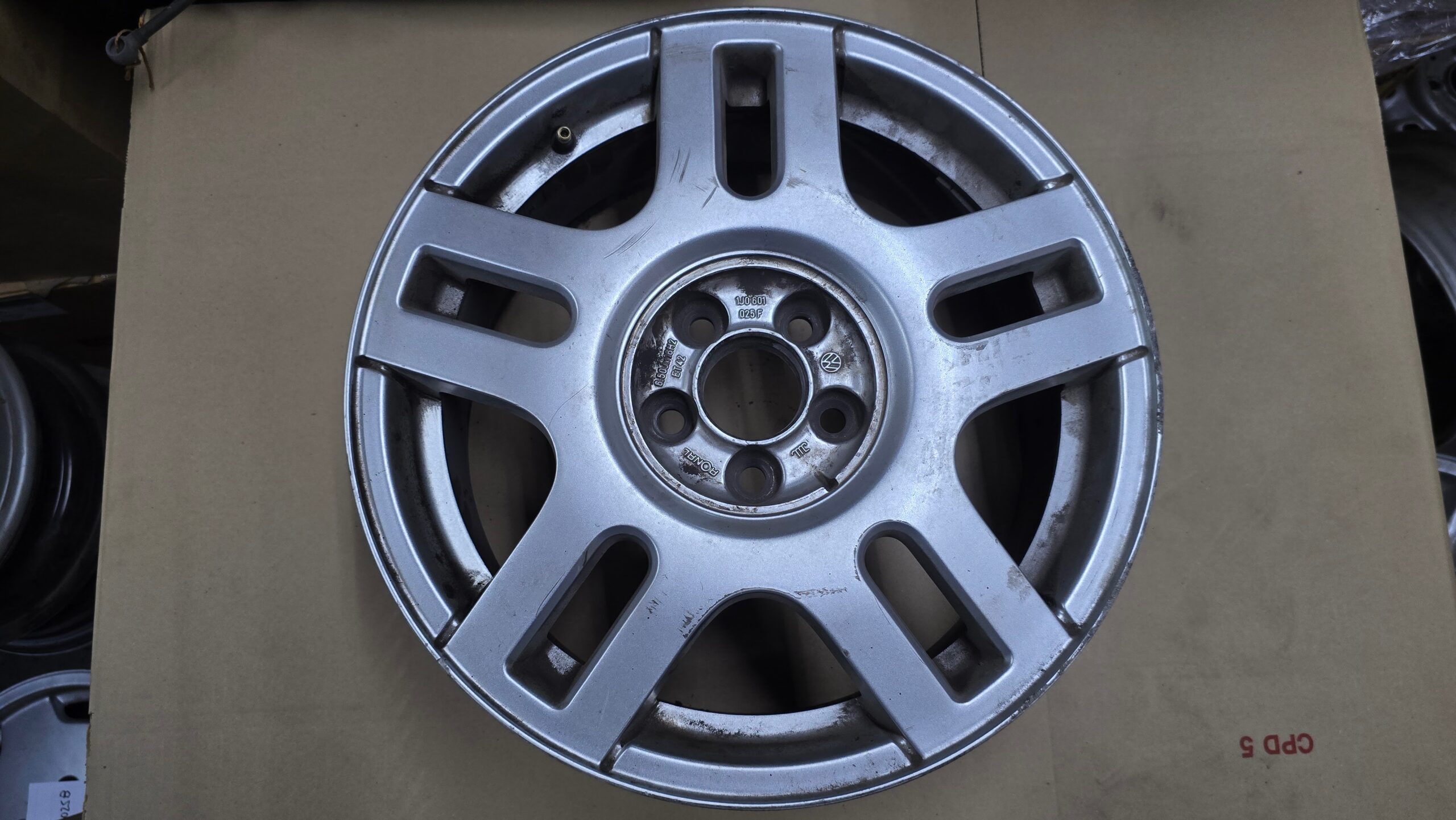USED 1J0601025F Alloy rim 6.5Jx16H2 ET42 5/100