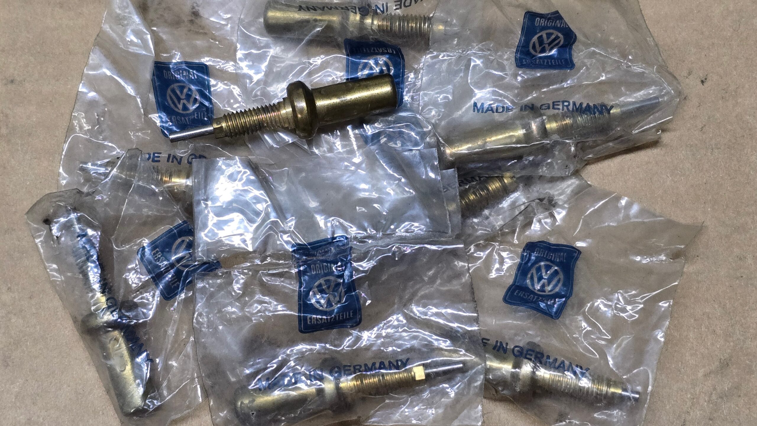 NOS 113129826 Wax pellet thermostat F1, oil bath filter