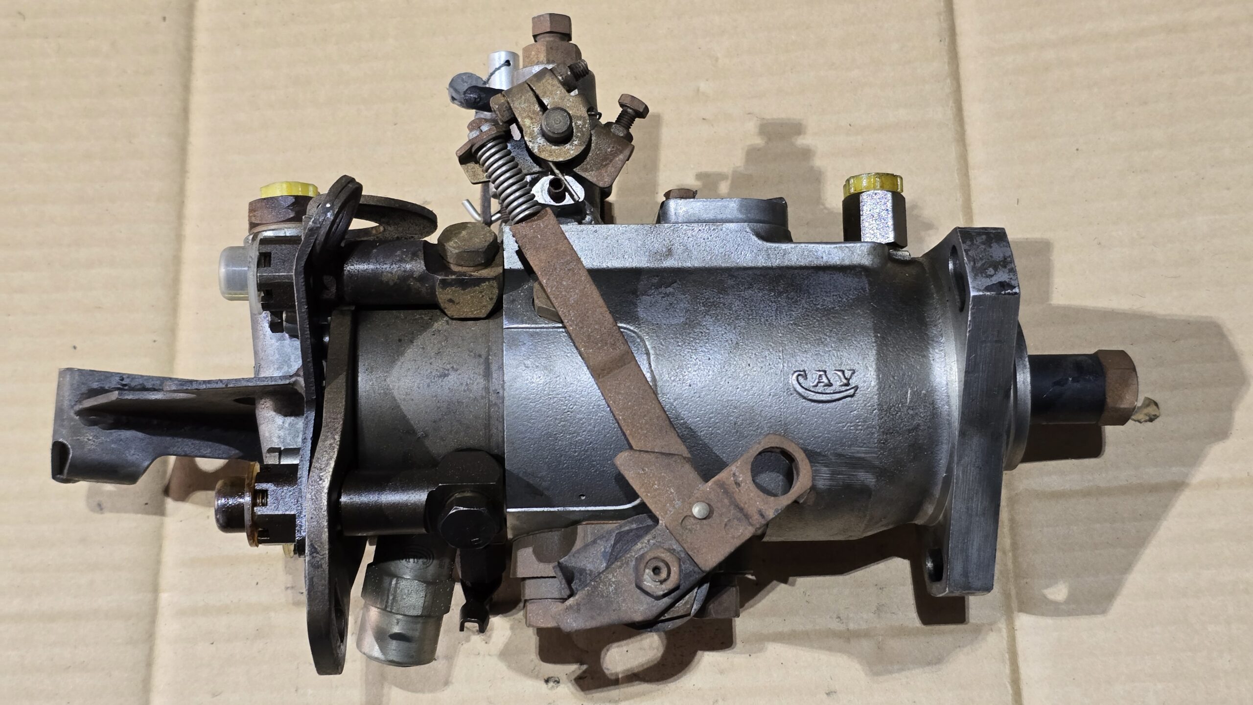 NOS 068130107G Injection pump