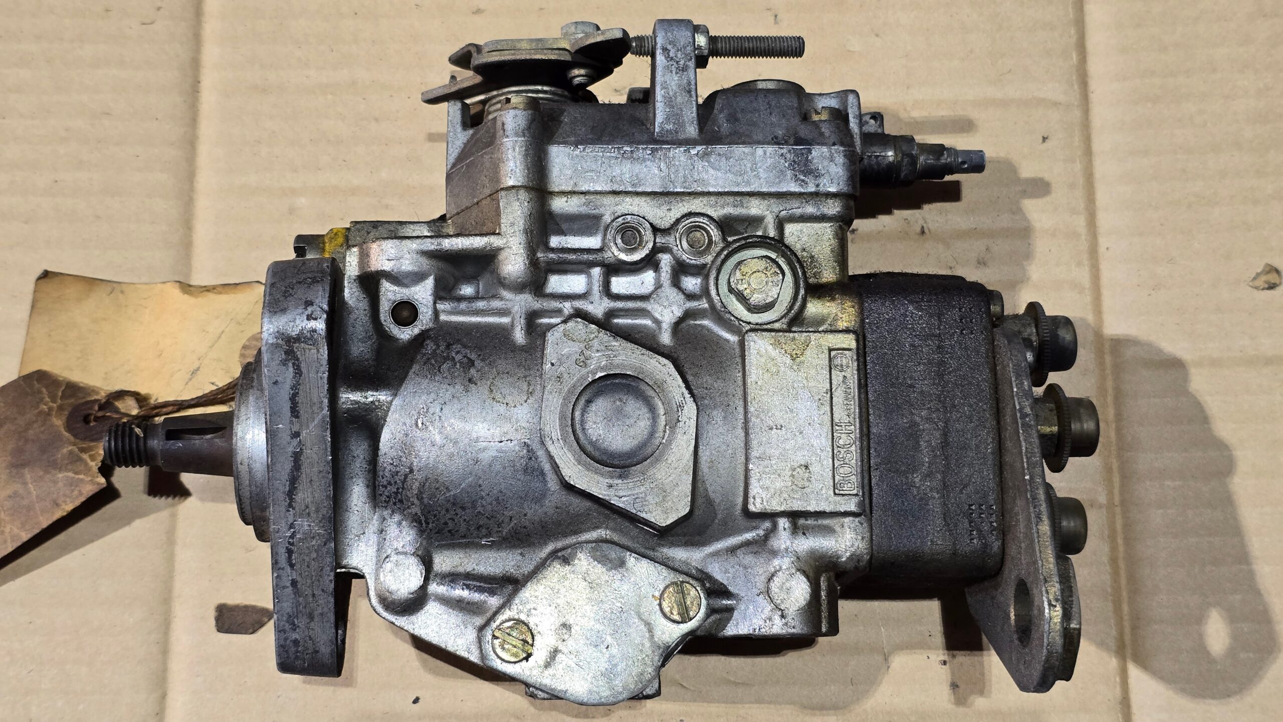 NOS 076130107 Injection pump