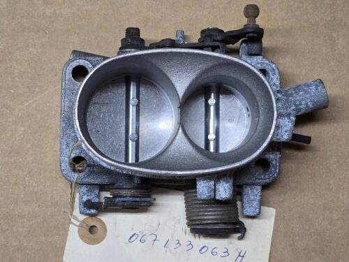 NOS 067133063H Throttle valve adapter