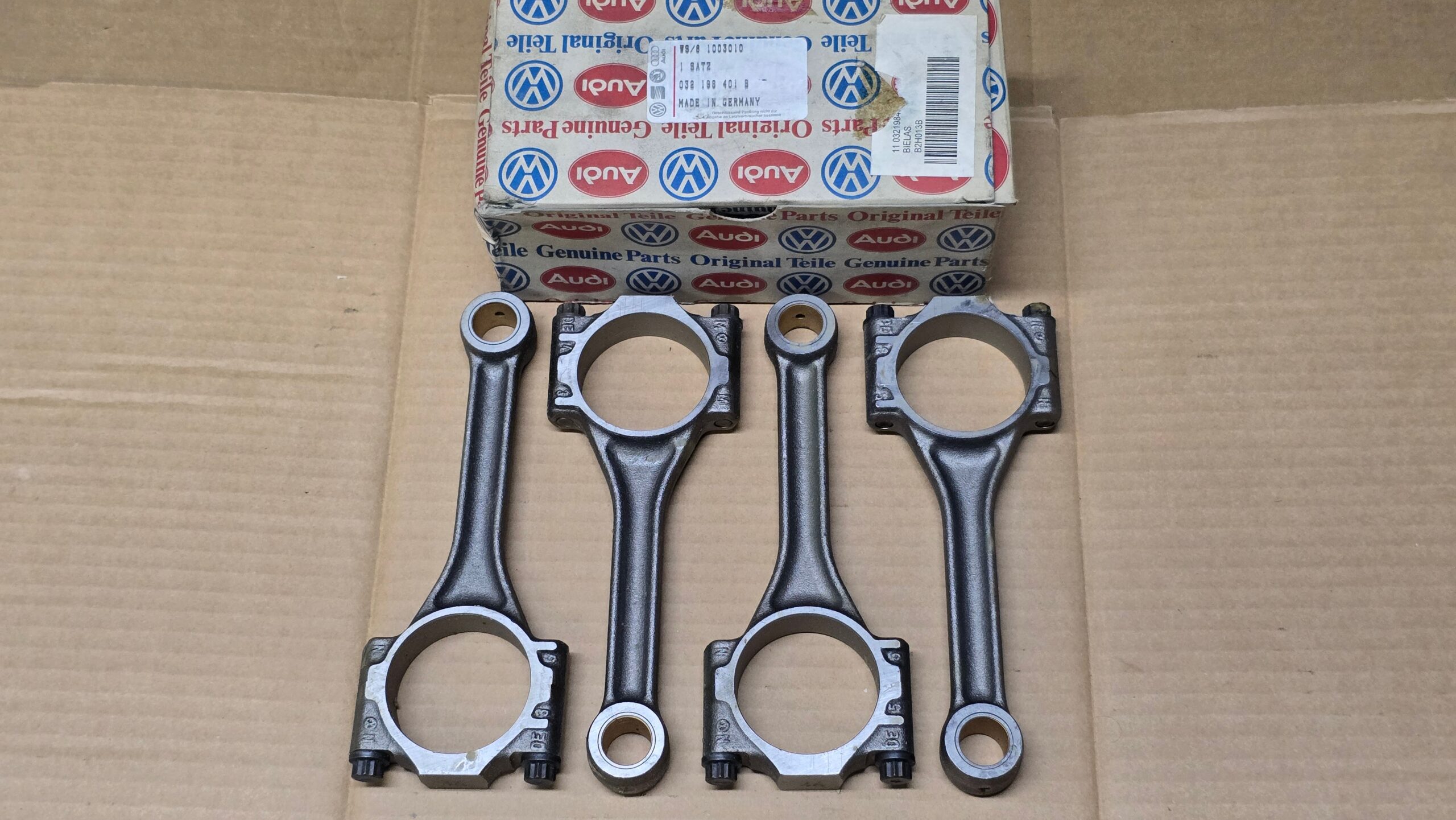 NOS 032198401B Connecting rods, set of 4