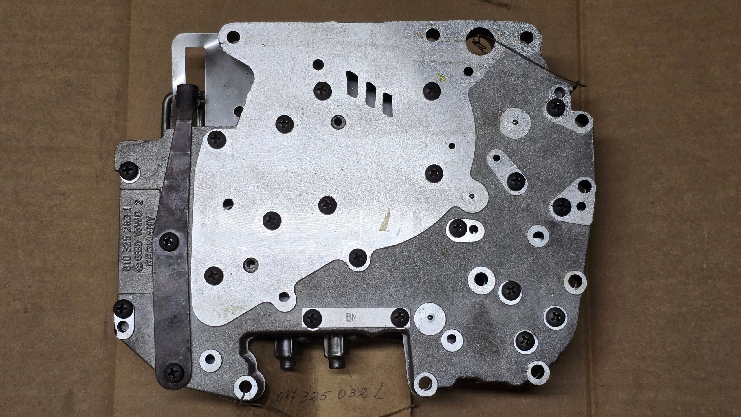 NOS 087325032L Valve body