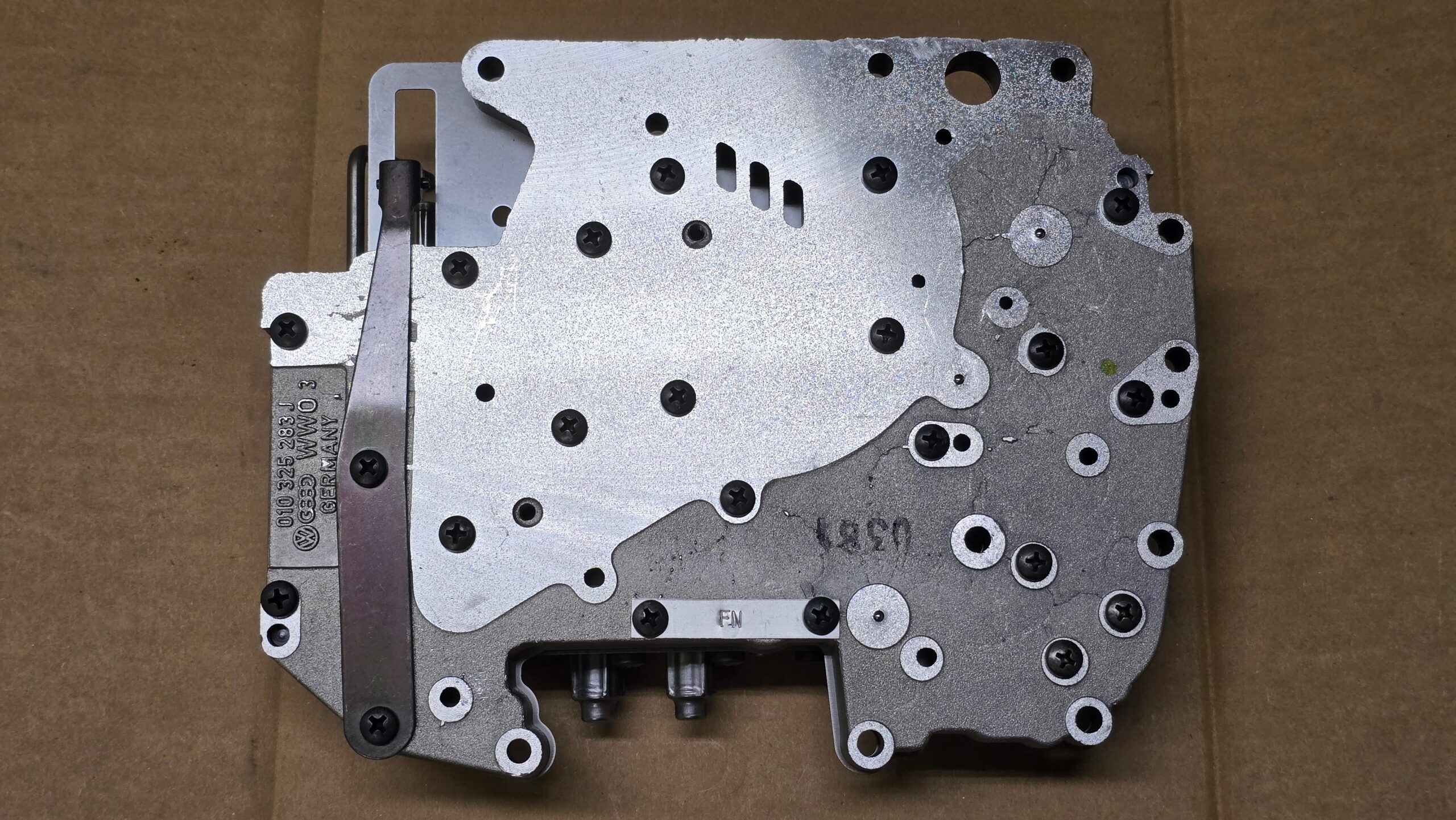 NOS 087325037B Valve body