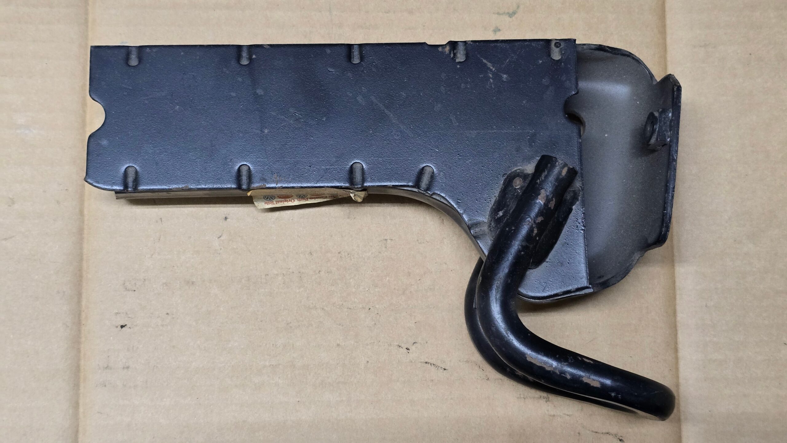 NOS 255807296 Bumper bracket