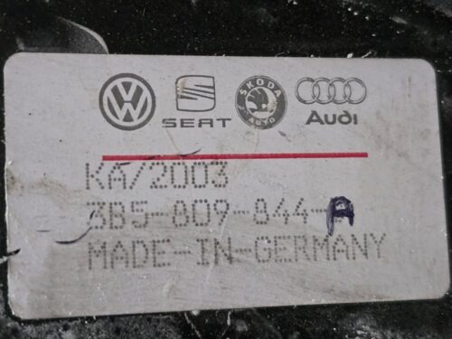 NOS 3B5809844A Section part, side panel