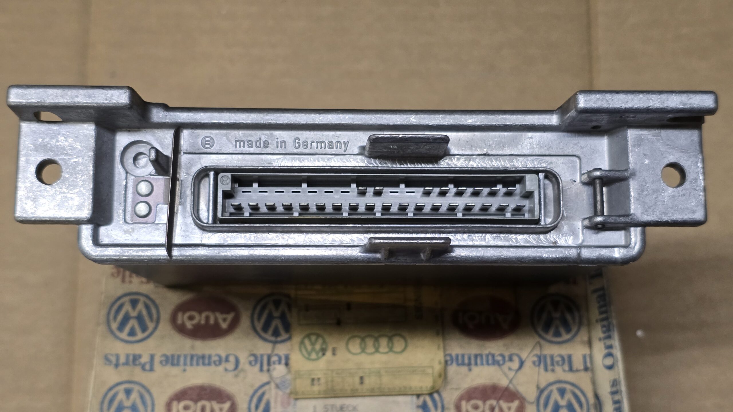 NOS 035906263F Control unit