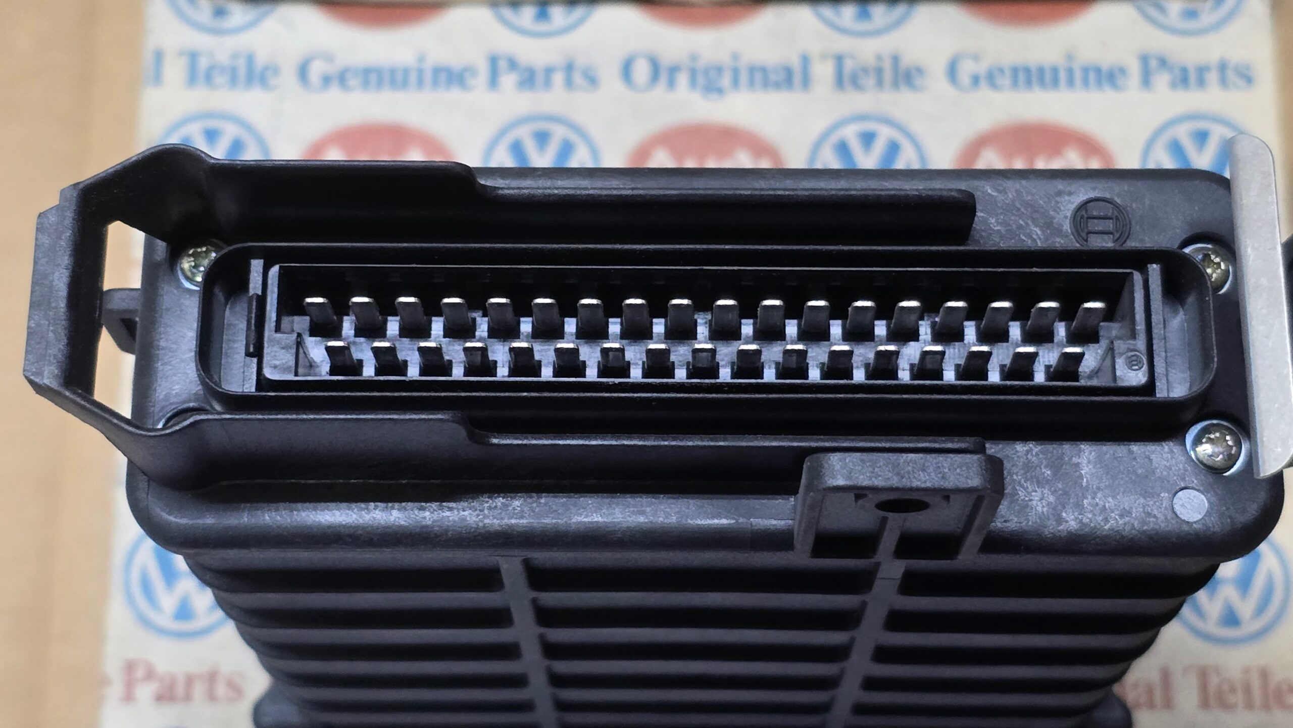 NOS 443906264C Control unit