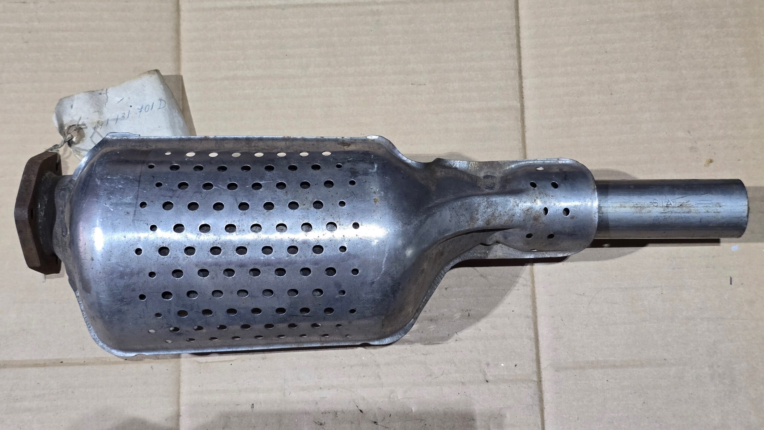 NOS 191131701D Catalytic converter