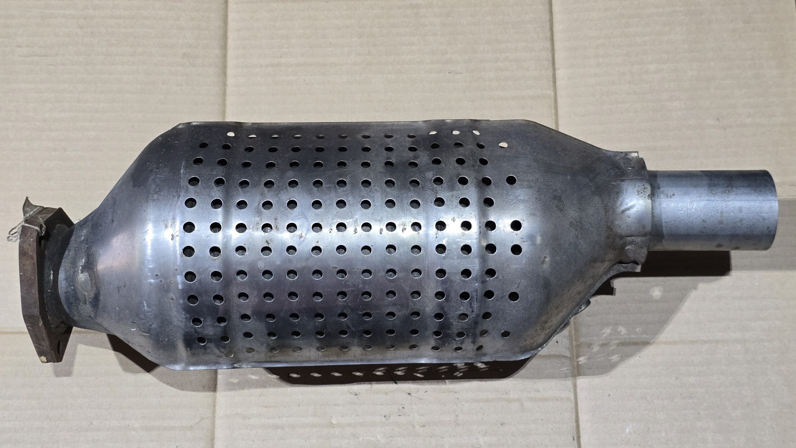 NOS 357131701C Catalytic converter