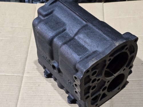 NOS 015301103 Gear housing