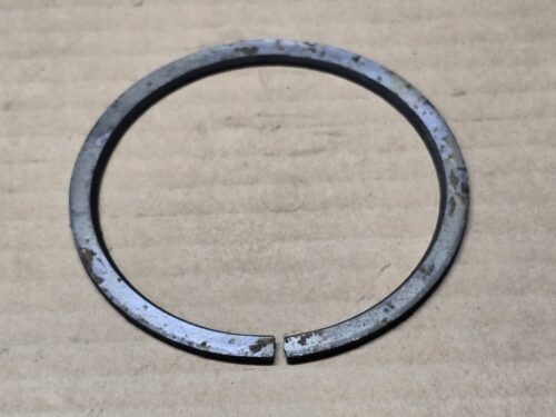(NOS) 113 517 199 Shim 2.8mm, differential
