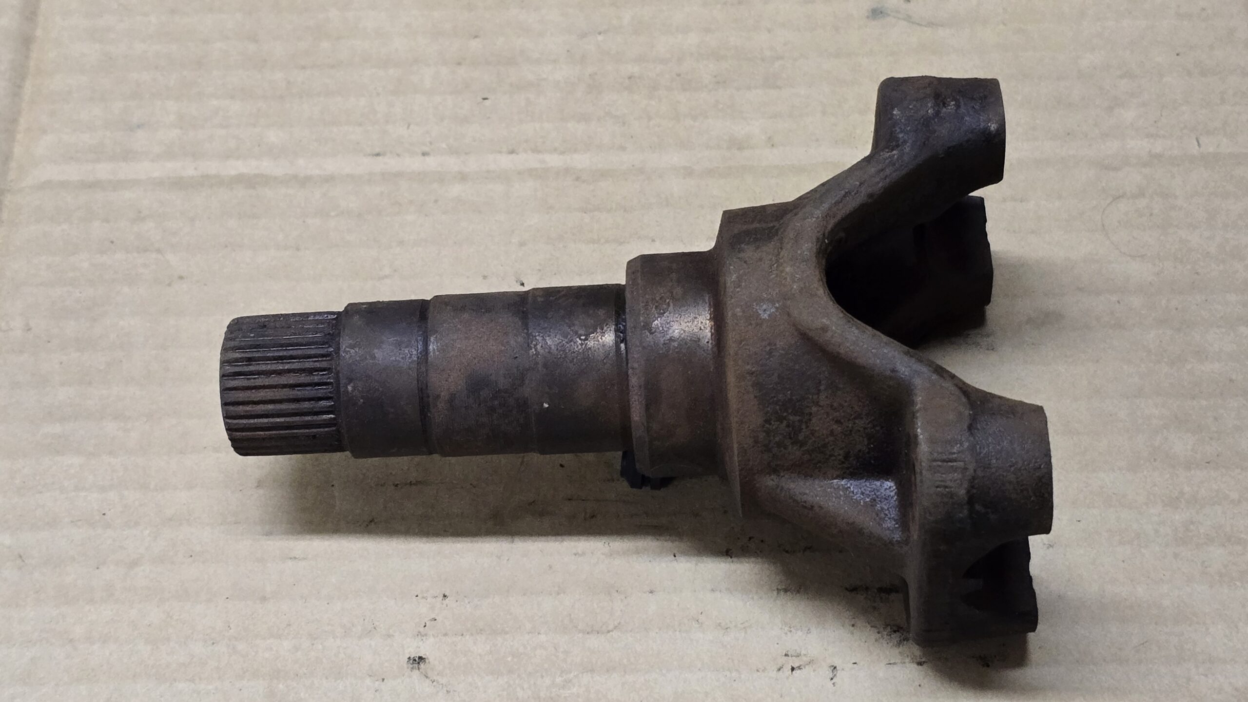 NOS 2115173551 Differential shaft