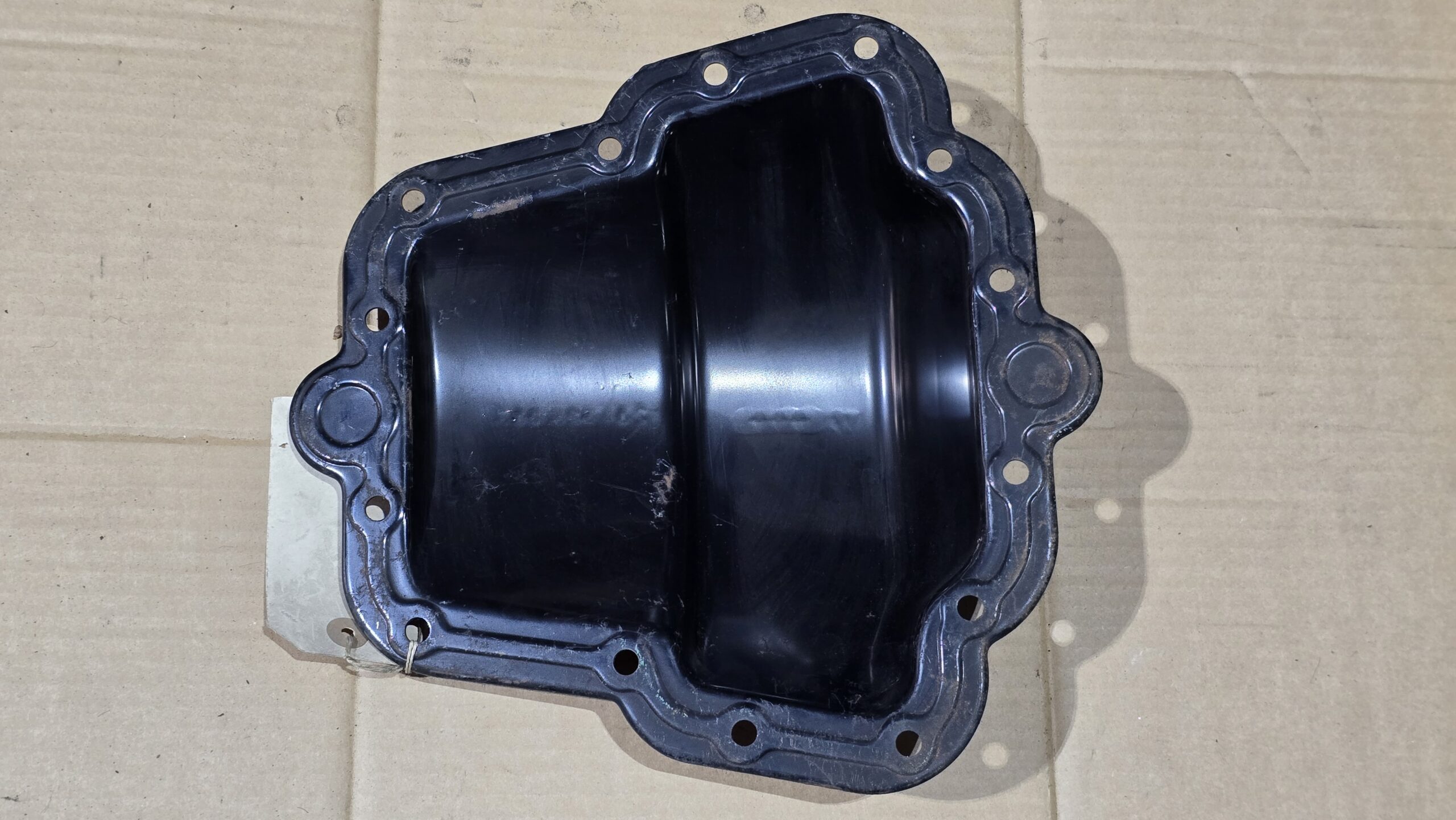NOS 281525083 Cover, rear axle housing