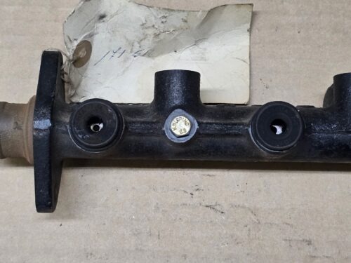 NOS 171611015AD Brake master cylinder 17mm