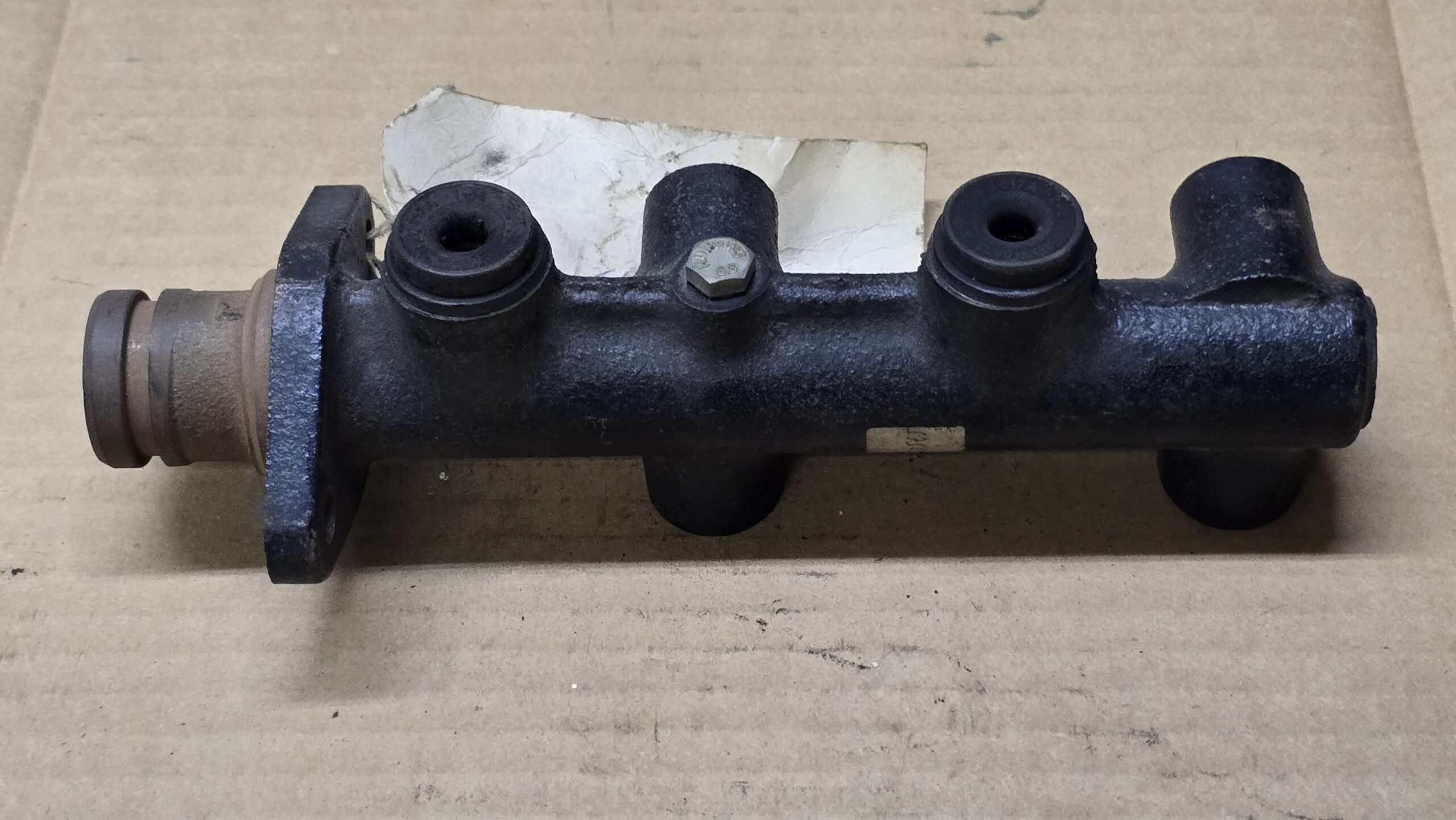 NOS 171611015AD Brake master cylinder 17mm