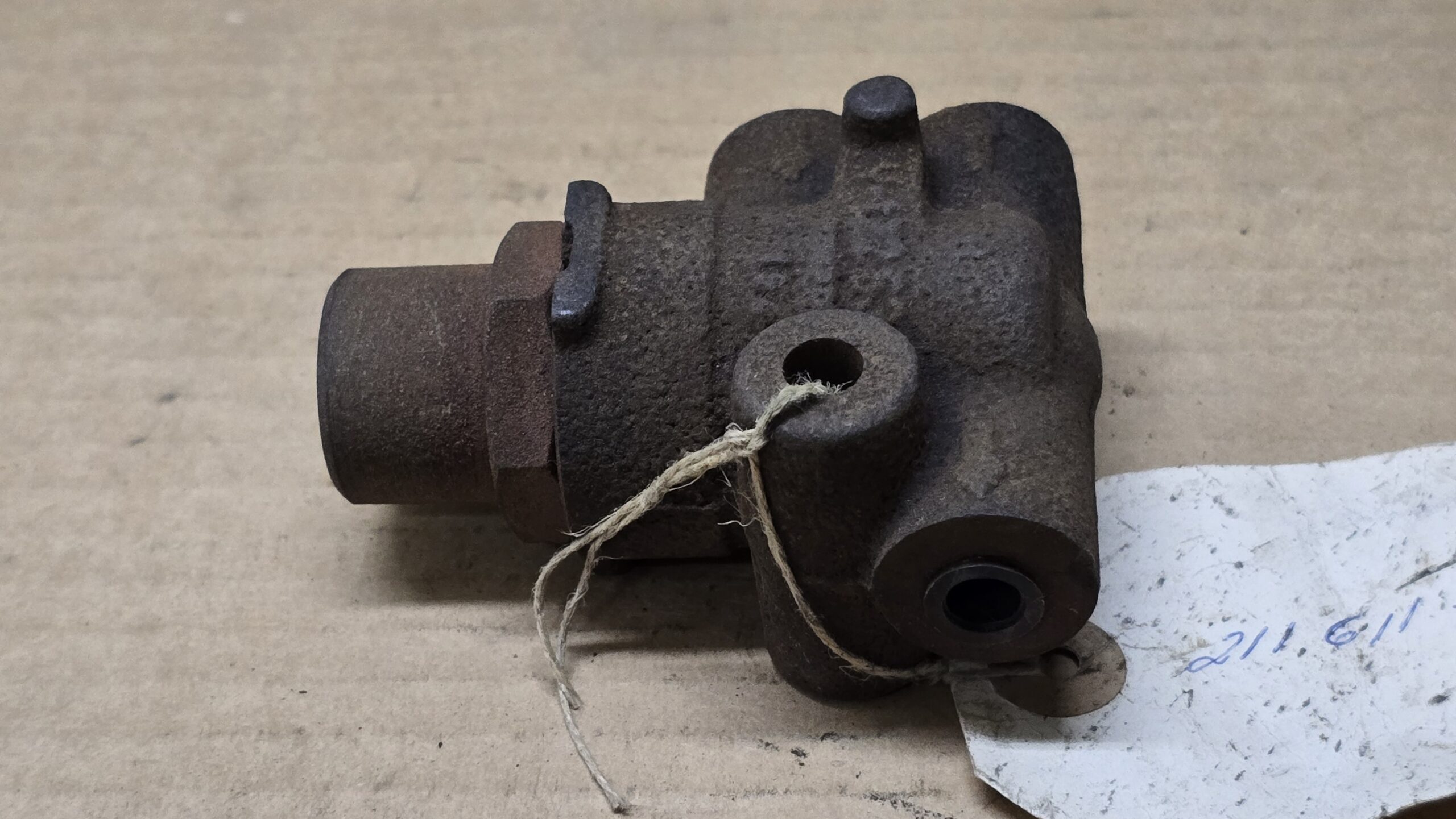 NOS 2116115011 Regulating valve
