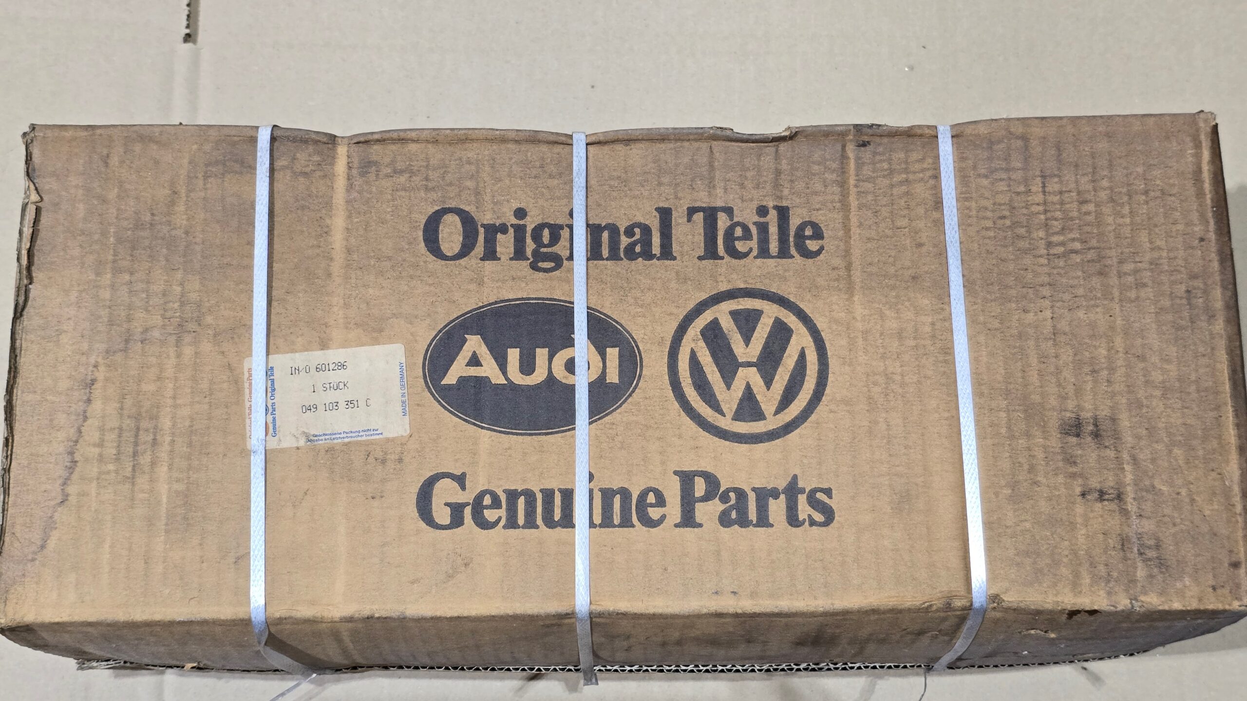 NOS 049103351C Cylinder head