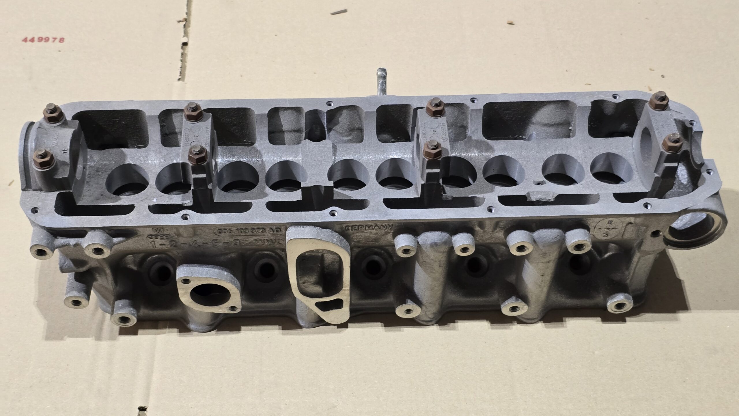 NOS 035103353Q Cylinder head