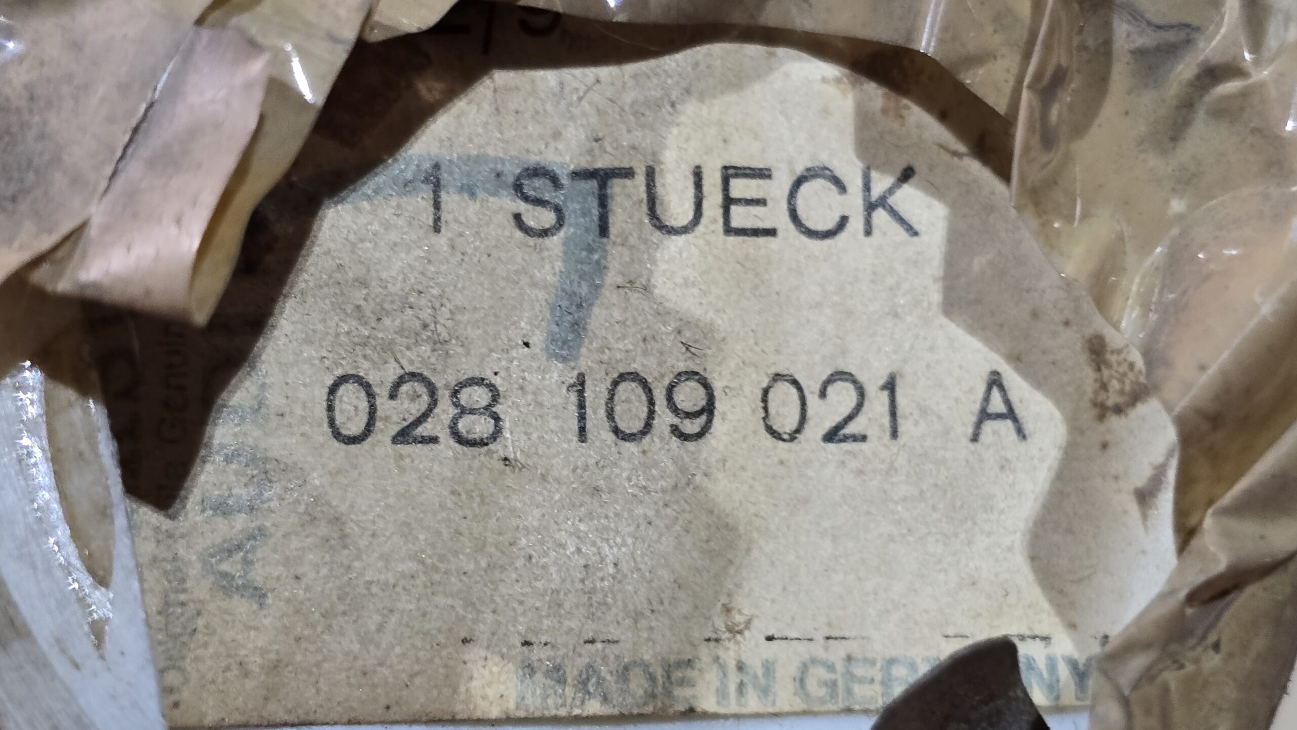 NOS 028109021A Camshaft