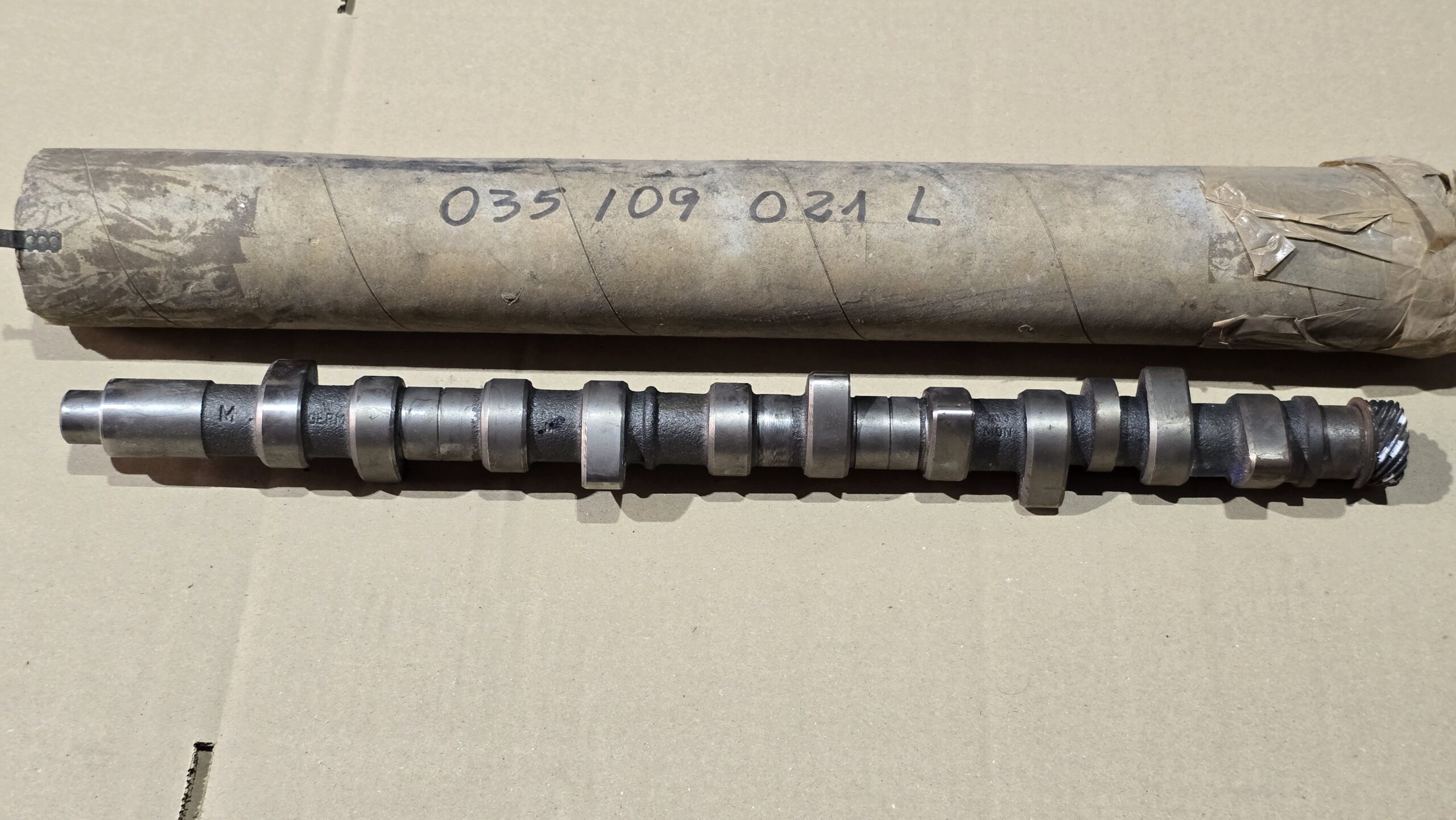 NOS 035109021L Camshaft