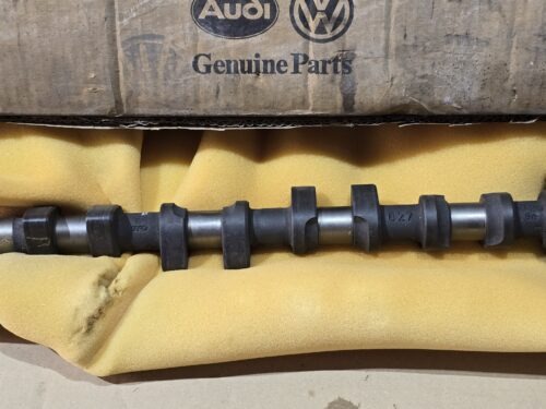 NOS 027109022B Camshaft