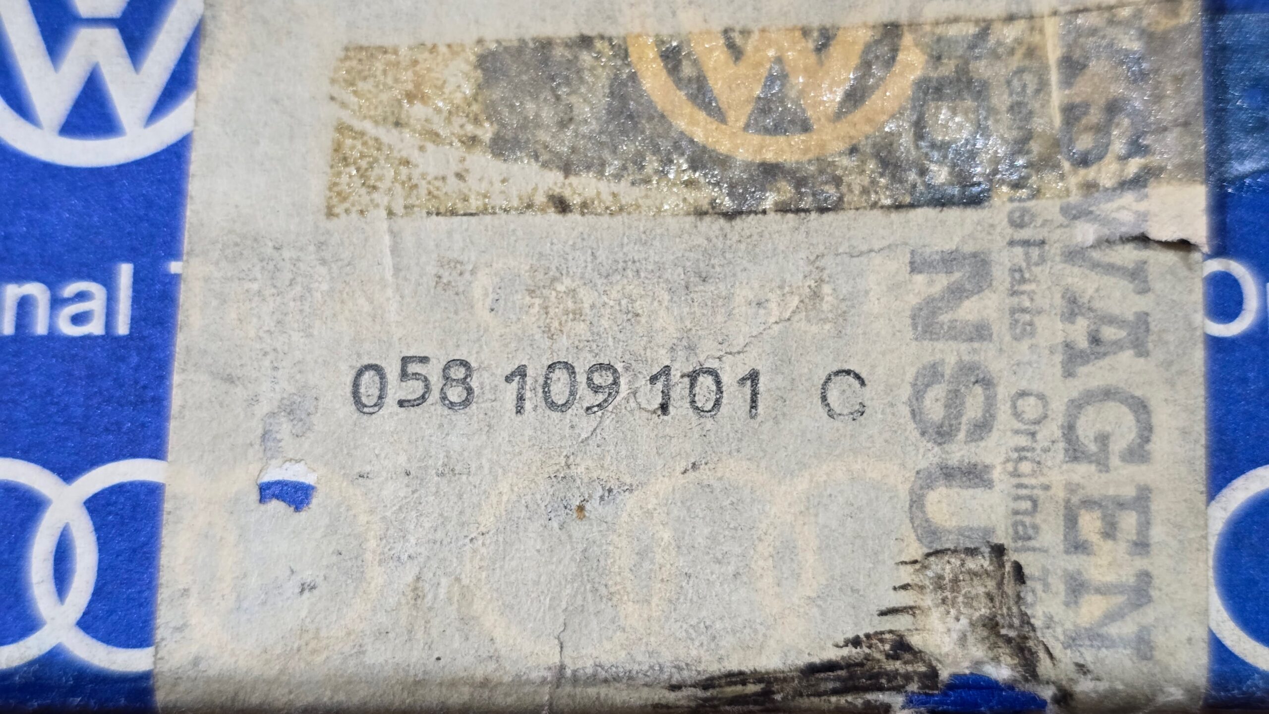 NOS 058109101C Camshaft