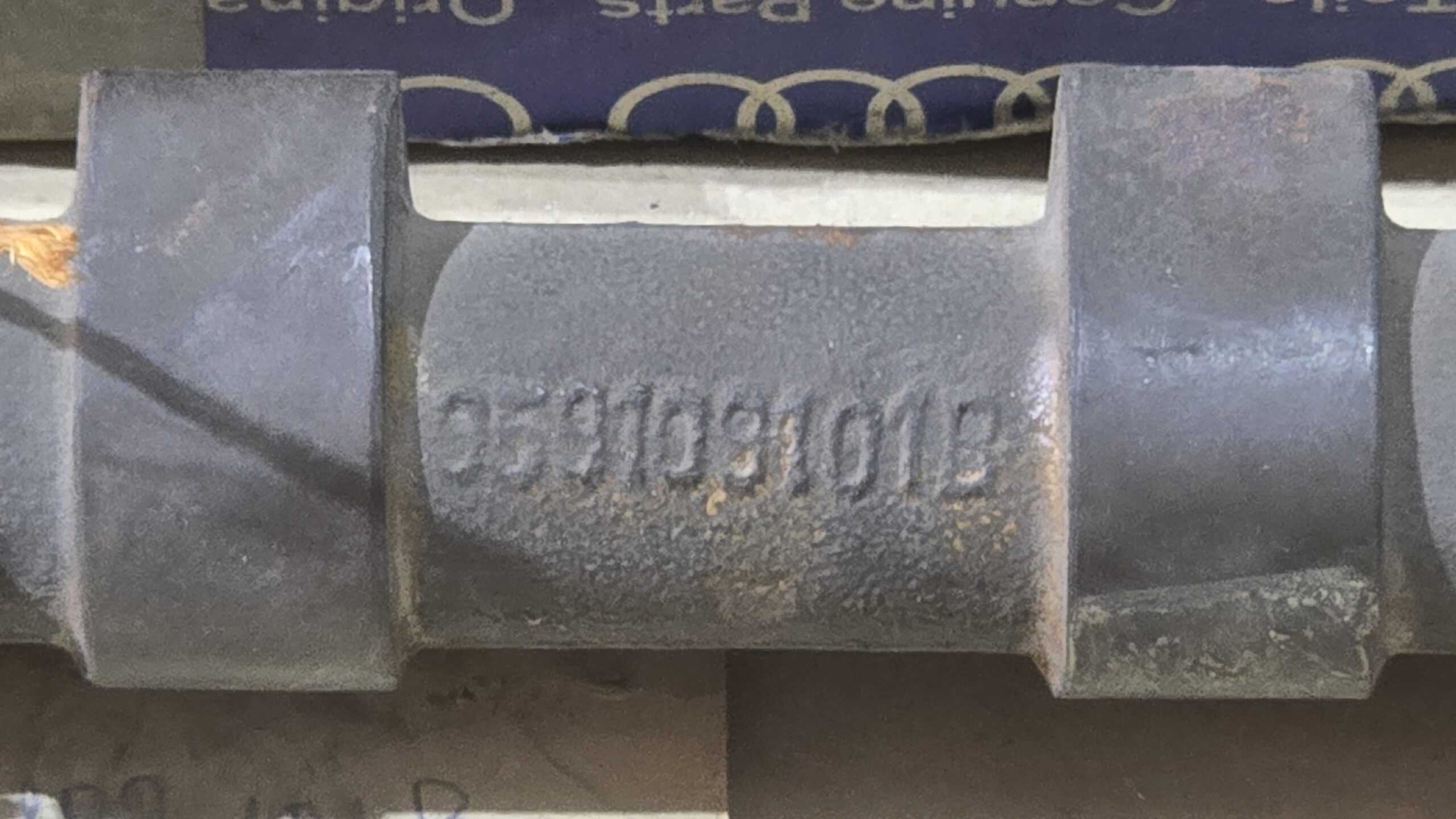NOS 059109101B Camshaft