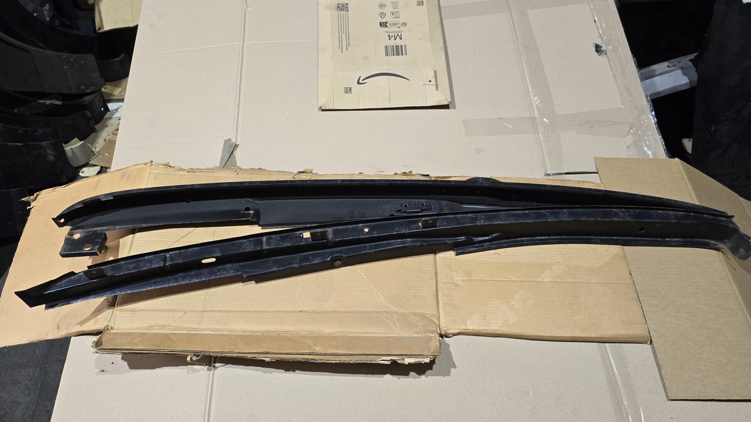 NOS 241809251 Lock pillar, left