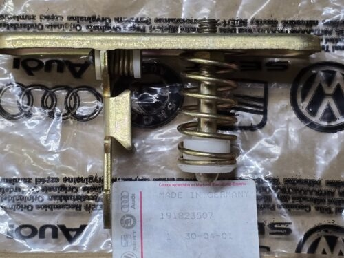 NOS 191823507 Lock carrier with pin